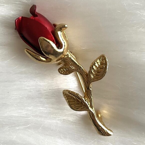 RED ROSE BROOCH VINTAGE - Picture 1 of 8